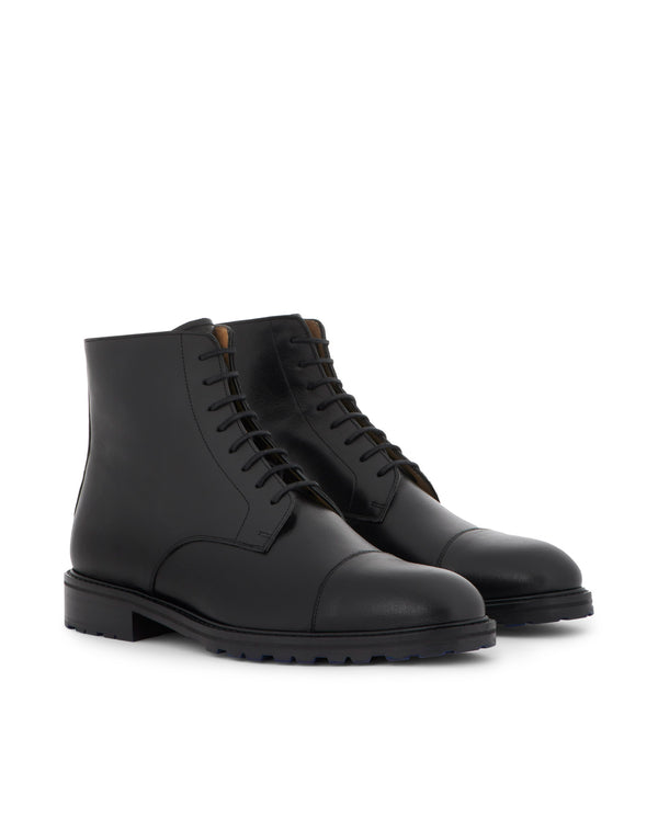 Black shoelace boots ORSAY