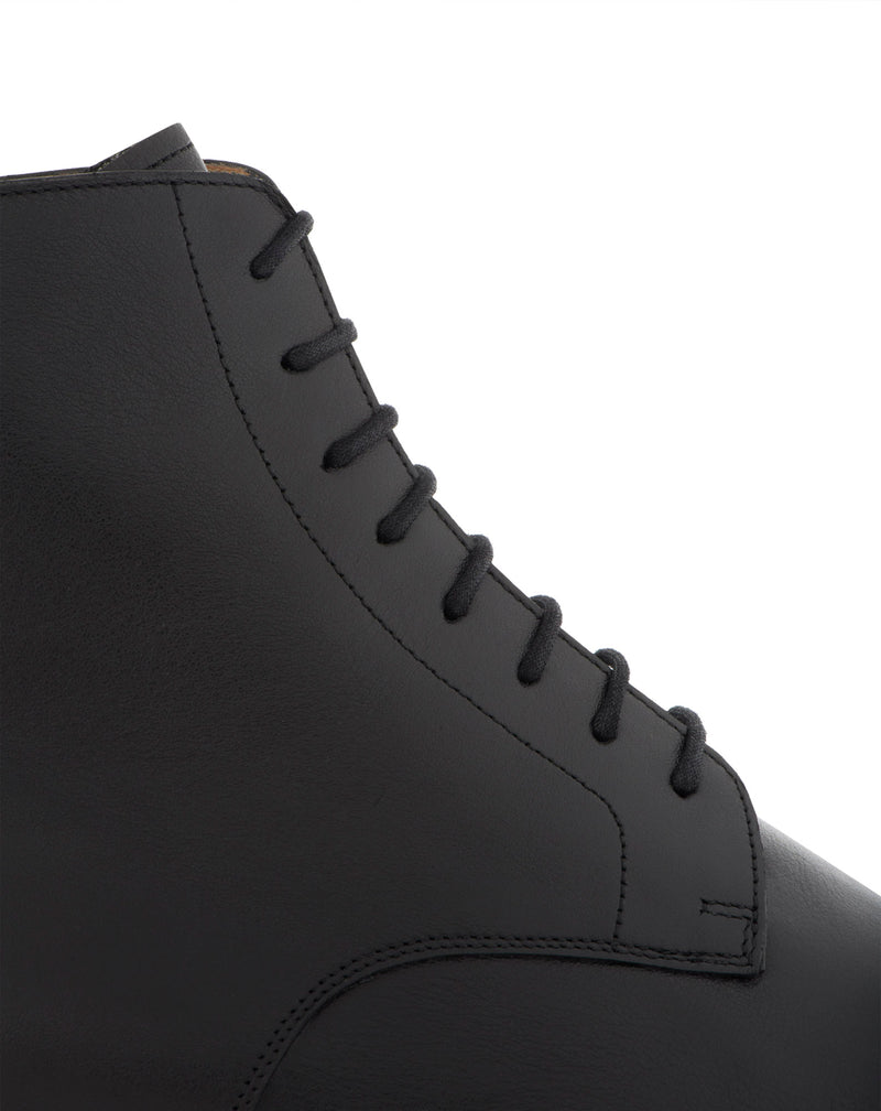 Black shoelace boots ORSAY